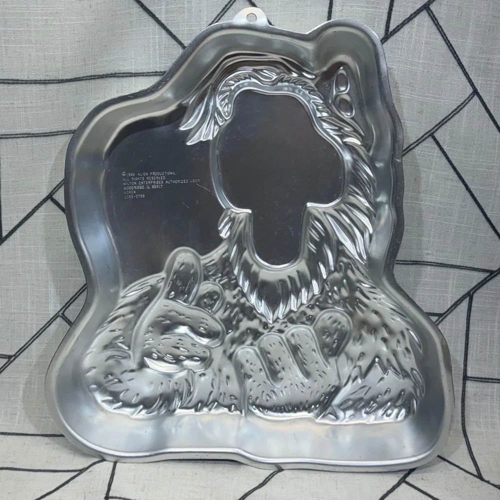 Wilton ALF Cake‎ Pan 13